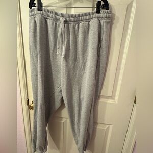 1x Fabletics Light Gray Men's Jogger sweatpants in great condition